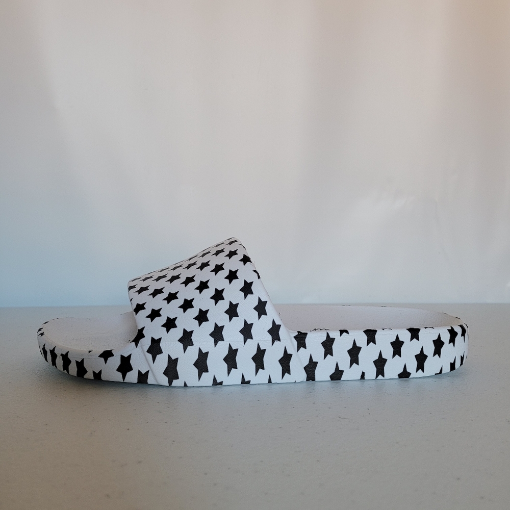 NIB Wild Pair Slyde LEFT FOOT ONLY Sandal